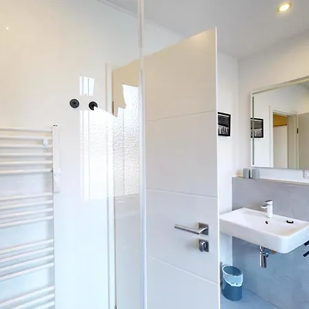 3-zimmer, 70 Qm 3 Minuten Zum Und Zentrum Whg Timme 3 *